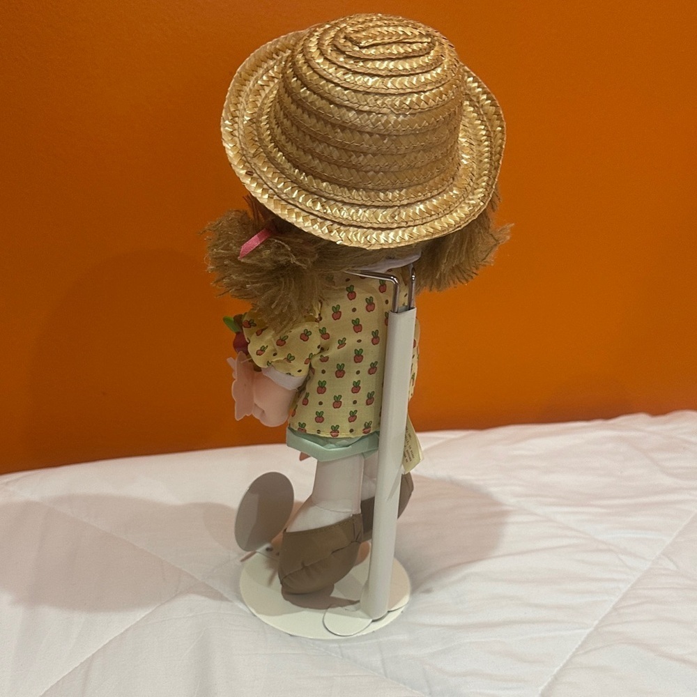 NEW Straw Hat Doll with Basket of Apples - Picture 6 of 9